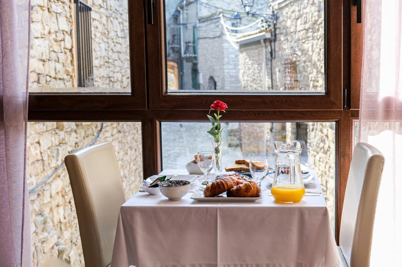 El Forn de Freixenet con servicios de un hotel Lleida Exterior foto