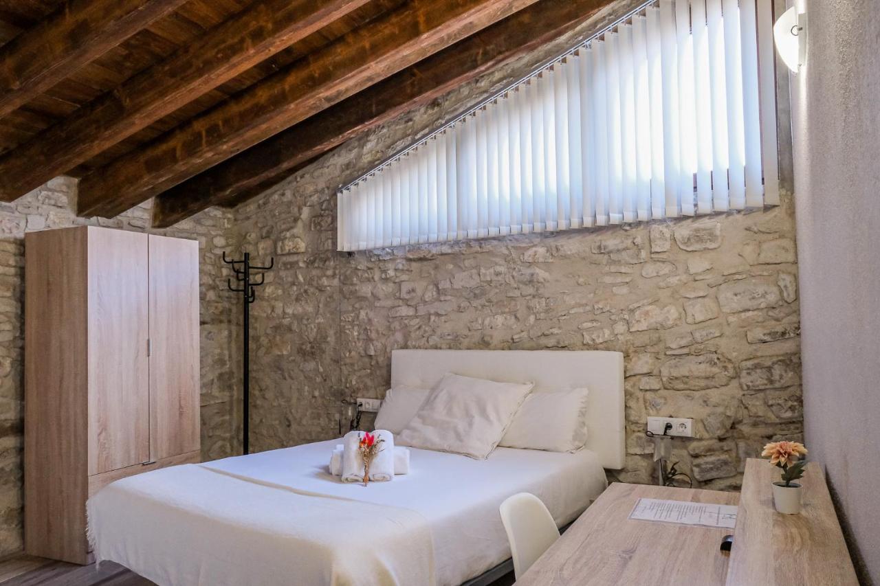 El Forn de Freixenet con servicios de un hotel Lleida Exterior foto