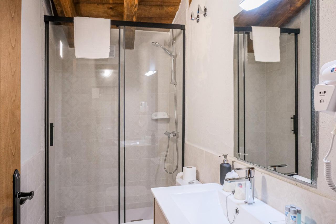 El Forn de Freixenet con servicios de un hotel Lleida Exterior foto